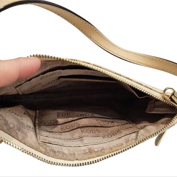 Michael Michael Kors Jet Set Large Wristlet Vanilla - Picture 6 of 10